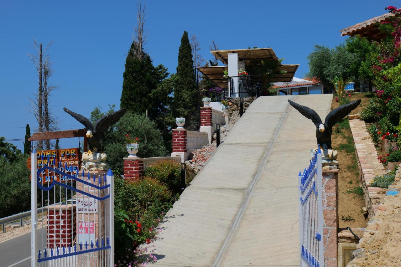 לינה וארוחת בוקר Vila Panorama Piqeras מראה חיצוני תמונה